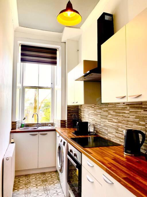 Anchored Homely Apartment In Historic Centre Paisley Zewnętrze zdjęcie