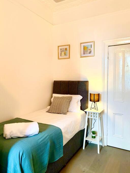 Anchored Homely Apartment In Historic Centre Paisley Zewnętrze zdjęcie